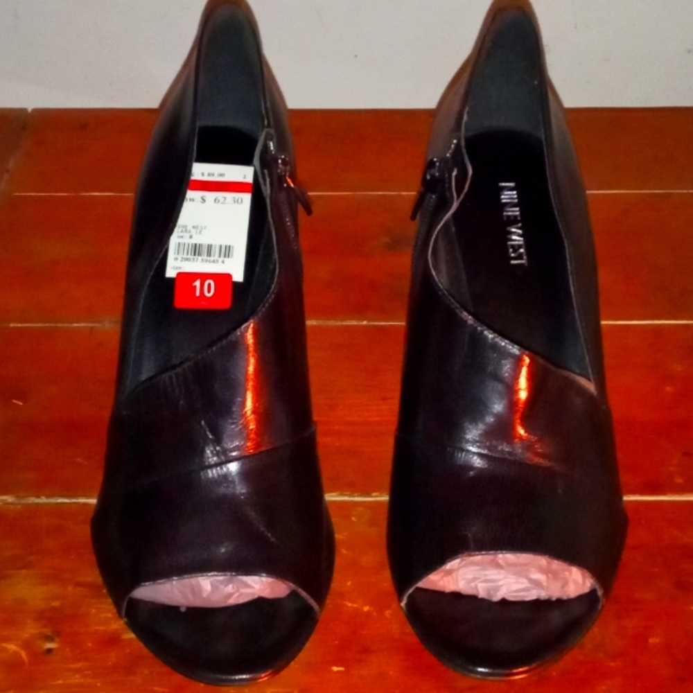 NINE WEST